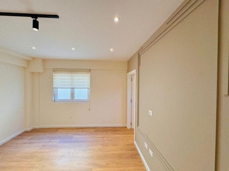 APARTAMENT 1+1 PER SHITJE TE MYSLYM SHYRI